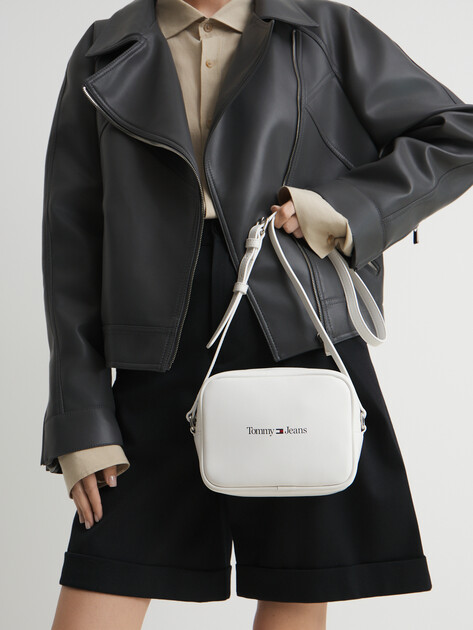 Кросс-боди TOMMY JEANS TJW CROSSOVERS CAMERA BAG, Артикул AW0AW15029, белый | 4573094. Ракурс 2
