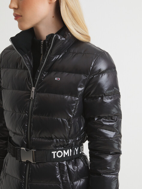 Женская куртка TOMMY JEANS TJW BRANDED BELT DOWN JACKET, Артикул DW0DW18826, черный | 4573268. Ракурс 3