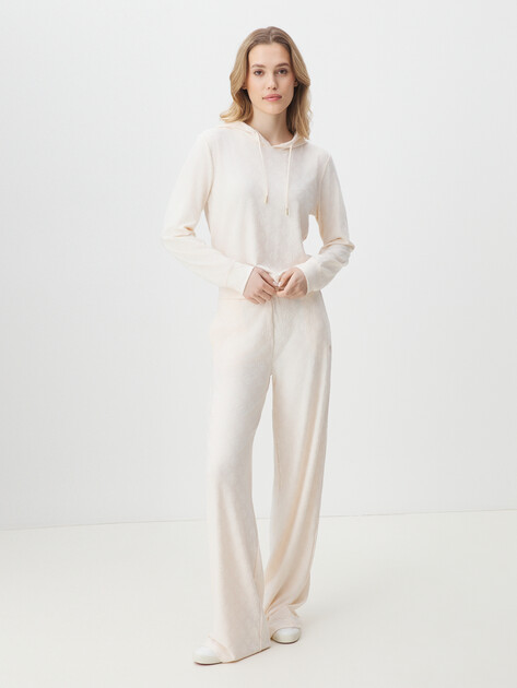 Женское худи GUESS MONICA LS HOODIE, Артикул V5RQ21KCLG2, молочно-бежевый | 4574171. Ракурс 2