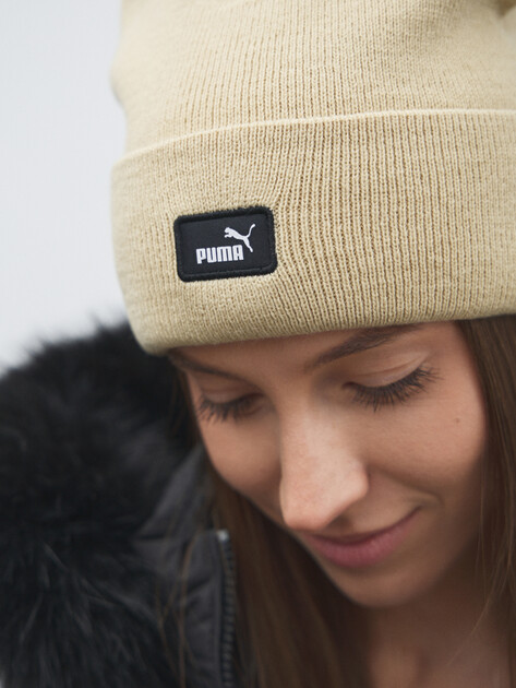Шапка PUMA ESS Mid Crown Beanie, Артикул 026400, светло-бежевый | 4591351. Ракурс 3