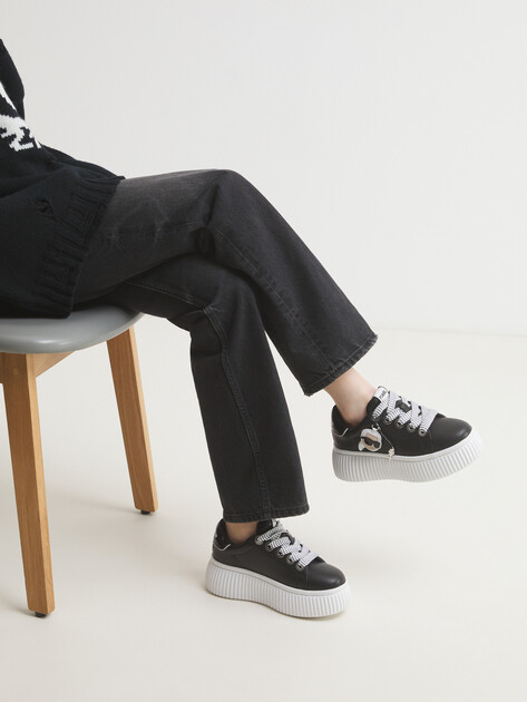 Женские кеды KARL LAGERFELD KREEPER LO Twin Pendant Lo Lace, Артикул KL42376T, черный | 4591435. Ракурс 2