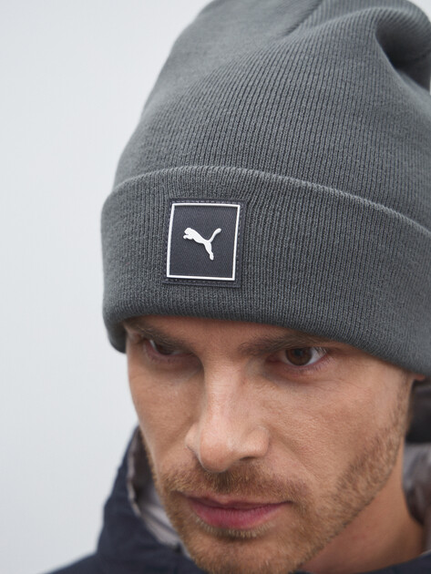 Шапка PUMA WARDROBE ESS High Crown Beanie, Артикул 026409, темно-серый | 4591516. Ракурс 3