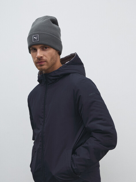Шапка PUMA WARDROBE ESS High Crown Beanie, Артикул 026409, темно-серый | 4591516. Ракурс 4