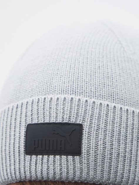 Мужская шапка PUMA ESS ELEVATED RUBBER PATCH Low Crown Beanie, Артикул 026414, светло-серый | 4591577. Ракурс 3