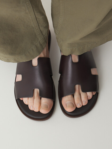 Мужские шлепанцы MAISON DAVID, Артикул TM3352F-1L, темно-коричневый | 4591819. Ракурс 2 Мужские шлепанцы MAISON DAVID, Артикул TM3352F-1L, темно-коричневый | 4591819. Ракурс 2