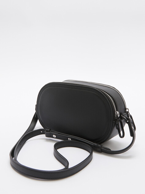 Кросс-боди KARL LAGERFELD JEANS klj essential logo pu cam bag, Артикул A2W30249, черный | 4592816. Ракурс 4