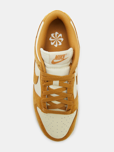 Женские кеды NIKE WMNS NIKE DUNK LOW, Артикул HJ7673, коричнево-оранжевый | 4593632. Ракурс 4
