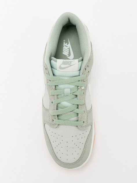 Кеды NIKE NIKE DUNK LOW RETRO SE, Артикул HQ1931, серо-зеленый | 4593729. Ракурс 5 Кеды NIKE NIKE DUNK LOW RETRO SE, Артикул HQ1931, серо-зеленый | 4593729. Ракурс 5