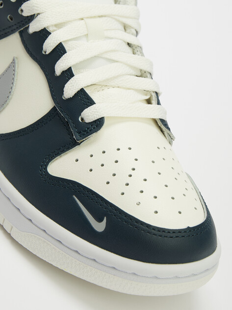 Женские кеды NIKE W NIKE DUNK LOW, Артикул HV2390, темно-синий | 4593811. Ракурс 5 Женские кеды NIKE W NIKE DUNK LOW, Артикул HV2390, темно-синий | 4593811. Ракурс 5