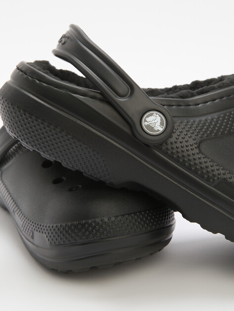 Сланцы CROCS CLASSIC LINED CLOG, Артикул 203591, черный | 4601487. Ракурс 6 Сланцы CROCS CLASSIC LINED CLOG, Артикул 203591, черный | 4601487. Ракурс 6