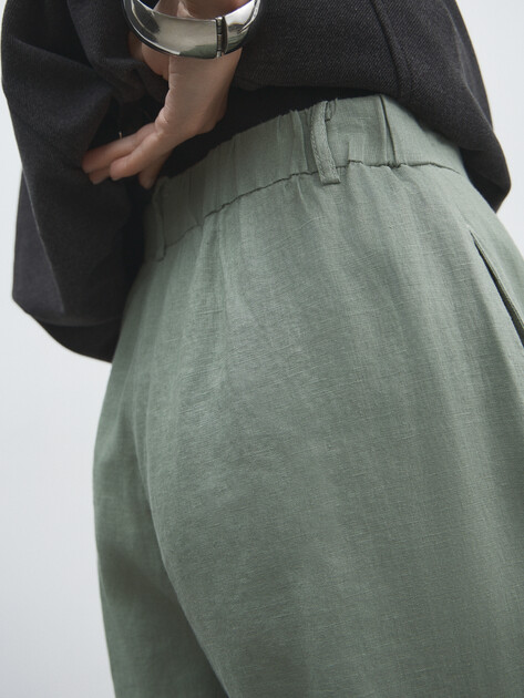 Женские широкие брюки  MAISON DAVID, Артикул KF019, фисташковый | 4602922. Ракурс 3