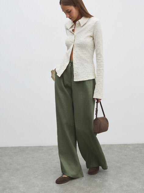 Женские широкие брюки  MAISON DAVID, Артикул KF019, серовато-зеленый | 4603014. Ракурс 2
