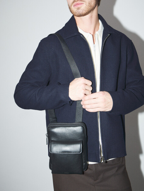 Сумка через плечо ECCO, Артикул 9108218, черный | 4606092. Ракурс 5 Сумка через плечо ECCO, Артикул 9108218, черный | 4606092. Ракурс 5