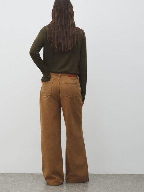 Женские широкие джинсы  MAISON DAVID, Артикул ZH25-143, коричнево-бежевый | 4607400. Ракурс 4
