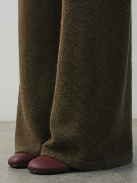 Женские широкие брюки MAISON DAVID, Артикул FL8775, хаки | 4615415. Ракурс 3 Женские широкие брюки MAISON DAVID, Артикул FL8775, хаки | 4615415. Ракурс 3