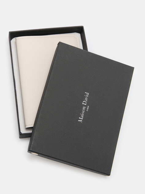 Обложка для паспорта MAISON DAVID, Артикул DAFNA, светло-бежевый | 4621377. Ракурс 5