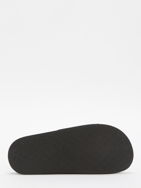 Женские сланцы GUESS SLIPPERS, Артикул E5GZ07BB00F, черный | 4625383. Ракурс 3 Женские сланцы GUESS SLIPPERS, Артикул E5GZ07BB00F, черный | 4625383. Ракурс 3