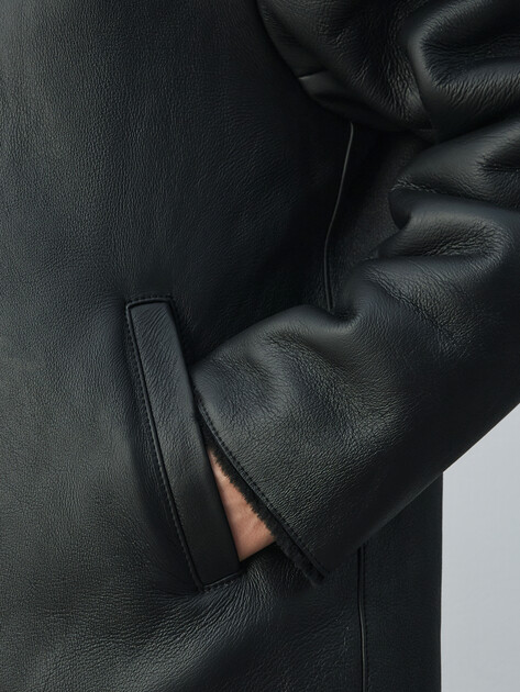 Мужская дубленка  MAISON DAVID, Артикул RV-M3A-D, черный | 4630378. Ракурс 3