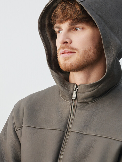 Мужская дубленка  MAISON DAVID, Артикул RV-M3A-D, пыльно-коричневый | 4630385. Ракурс 3