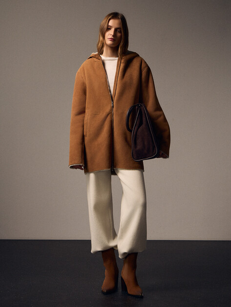 Женская дубленка  MAISON DAVID, Артикул RV-W3A-D, светло-коричневый | 4630421. Ракурс 2