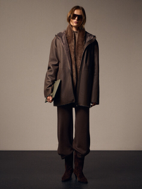 Женская дубленка MAISON DAVID, Артикул RV-W3A-D, серо-коричневый | 4630541. Ракурс 2 Женская дубленка MAISON DAVID, Артикул RV-W3A-D, серо-коричневый | 4630541. Ракурс 2