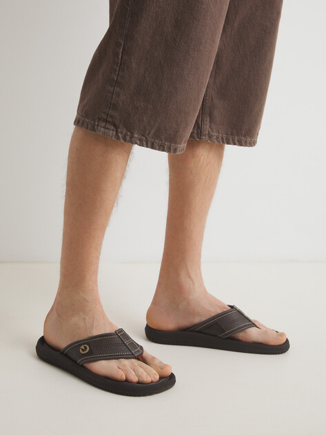 Мужские вьетнамки CARTAGO FIJI IV THONG AD, Артикул 11020, темно-коричневый | 4642327. Ракурс 2