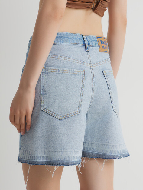 Женские шорты из денима MO5CH1NO JEANS DENIM, Артикул 0311 SS25, голубой | 4644455. Ракурс 4 Женские шорты из денима MO5CH1NO JEANS DENIM, Артикул 0311 SS25, голубой | 4644455. Ракурс 4