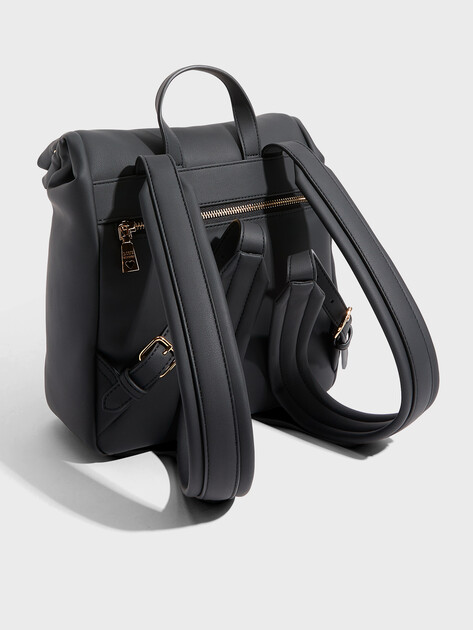 Женский рюкзак LOVE MOSCHINO BOLD LOVE HAMMERED, Артикул JC4306PP, черный | 4644988. Ракурс 3