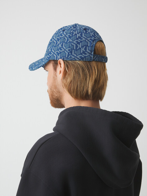 Мужская бейсболка KARL LAGERFELD JEANS KLJ MONOGRAM COTTON CAP, Артикул A2M33031, синий | 4651069. Ракурс 4 Мужская бейсболка KARL LAGERFELD JEANS KLJ MONOGRAM COTTON CAP, Артикул A2M33031, синий | 4651069. Ракурс 4