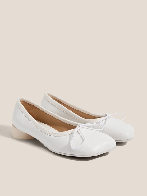 Женские туфли MM6 MAISON MARGIELA, Артикул S59WZ0096, белый | 4655791. Ракурс 2 Женские туфли MM6 MAISON MARGIELA, Артикул S59WZ0096, белый | 4655791. Ракурс 2