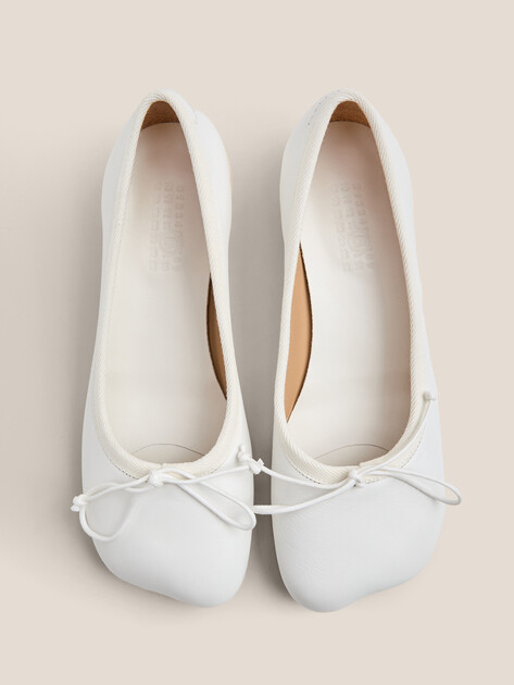 Женские туфли MM6 MAISON MARGIELA, Артикул S59WZ0096, белый | 4655791. Ракурс 4 Женские туфли MM6 MAISON MARGIELA, Артикул S59WZ0096, белый | 4655791. Ракурс 4