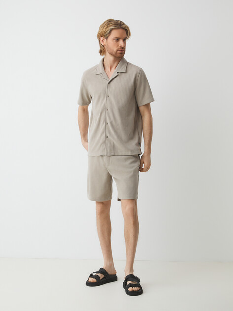 Мужская рубашка GUESS SS BARON TEXTURED KNIT SHIRT, Артикул M5GP21KCRY0, серо-бежевый | 4661419. Ракурс 2 Мужская рубашка GUESS SS BARON TEXTURED KNIT SHIRT, Артикул M5GP21KCRY0, серо-бежевый | 4661419. Ракурс 2