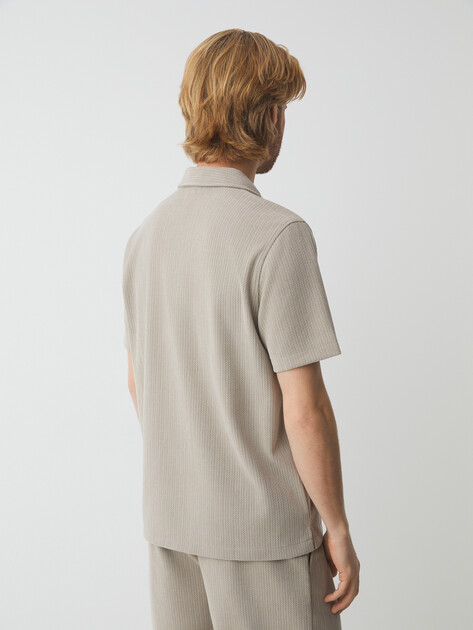 Мужская рубашка GUESS SS BARON TEXTURED KNIT SHIRT, Артикул M5GP21KCRY0, серо-бежевый | 4661419. Ракурс 4 Мужская рубашка GUESS SS BARON TEXTURED KNIT SHIRT, Артикул M5GP21KCRY0, серо-бежевый | 4661419. Ракурс 4