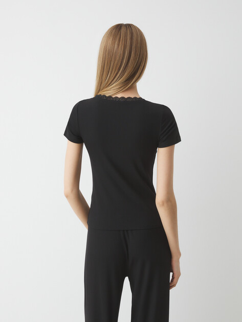 Женская футболка GUESS LIA SS TOP, Артикул O5GP02KCQ72, черный | 4663223. Ракурс 4