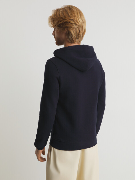 Мужское худи GUESS BEAU HOODIE SWEATSHIRT, Артикул M5GQ36KCN01, темно-синий | 4667429. Ракурс 4 Мужское худи GUESS BEAU HOODIE SWEATSHIRT, Артикул M5GQ36KCN01, темно-синий | 4667429. Ракурс 4