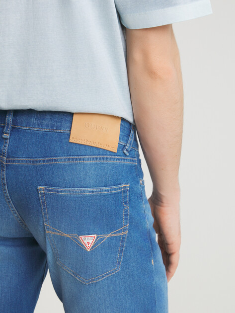 Мужские шорты из денима GUESS SONNY SHORT, Артикул M5GD01D5MZ2, голубой | 4674763. Ракурс 3