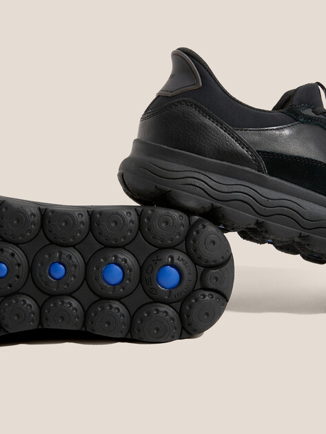 Мужские кроссовки GEOX U SPHERICA PLUS, Артикул U56MPA, черный | 4675413. Ракурс 3 Мужские кроссовки GEOX U SPHERICA PLUS, Артикул U56MPA, черный | 4675413. Ракурс 3