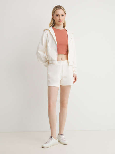Женские шорты GUESS ROBERTA SHORT, Артикул V5GD19KC3D2, молочно-белый | 4676262. Ракурс 2 Женские шорты GUESS ROBERTA SHORT, Артикул V5GD19KC3D2, молочно-белый | 4676262. Ракурс 2