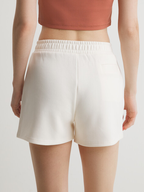 Женские шорты GUESS ROBERTA SHORT, Артикул V5GD19KC3D2, молочно-белый | 4676262. Ракурс 4 Женские шорты GUESS ROBERTA SHORT, Артикул V5GD19KC3D2, молочно-белый | 4676262. Ракурс 4