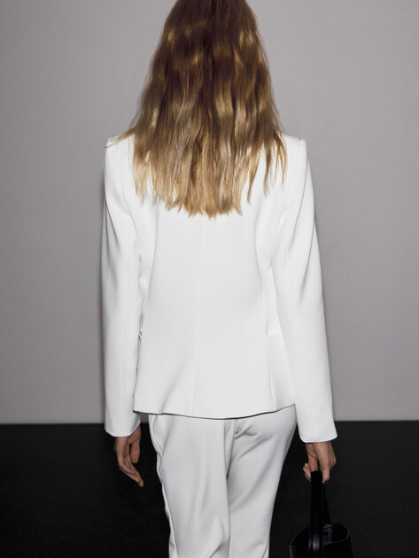 Женский пиджак LUMIQUE, Артикул 2024-609, молочно-белый | 4684323. Ракурс 4