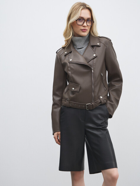 Женская косуха MAISON DAVID, Артикул DEBBY_DR, серо-коричневый | 4689924. Ракурс 5 Женская косуха MAISON DAVID, Артикул DEBBY_DR, серо-коричневый | 4689924. Ракурс 5