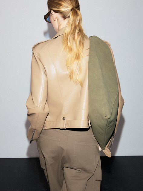 Женская косуха MAISON DAVID, Артикул DEBBY_DR, бежево-коричневый | 4689960. Ракурс 4