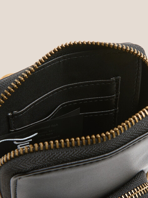 Женская сумка для смартфона JUST CAVALLI JC A _ ICONIC SNAKES - STYLE 14, Артикул 79RA5PA8, черный | 4691149. Ракурс 3 Женская сумка для смартфона JUST CAVALLI JC A _ ICONIC SNAKES - STYLE 14, Артикул 79RA5PA8, черный | 4691149. Ракурс 3