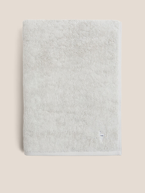 Махровое полотенце-покрывало 100x180 MAISON DAVID, Артикул Charlotte ABC 100x180 cm, зеленовато-серый | 4692370. Ракурс 3