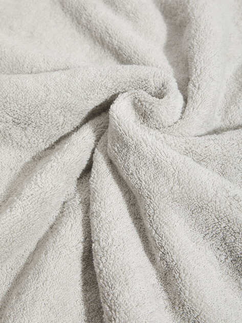 Махровое полотенце-покрывало 100x180 MAISON DAVID, Артикул Charlotte ABC 100x180 cm, зеленовато-серый | 4692370. Ракурс 4