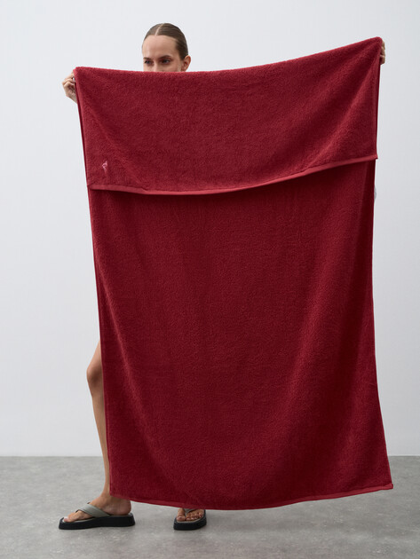 Махровое полотенце-покрывало 100x180 MAISON DAVID, Артикул Charlotte ABC 100x180 cm, красный | 4692382. Ракурс 2