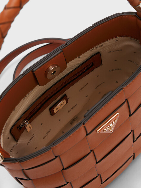 Женская сумка GUESS MAYLEE BUCKET, Артикул HWWG9661030, светло-коричневый | 4712842. Ракурс 4 Женская сумка GUESS MAYLEE BUCKET, Артикул HWWG9661030, светло-коричневый | 4712842. Ракурс 4