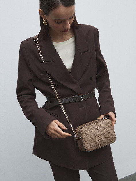 Женская сумка через плечо кросс-боди GUESS NOELLE II CROSSBODY CAMERA, Артикул HWBG9672140, темно-бежевый | 4713060. Ракурс 5 Женская сумка через плечо кросс-боди GUESS NOELLE II CROSSBODY CAMERA, Артикул HWBG9672140, темно-бежевый | 4713060. Ракурс 5