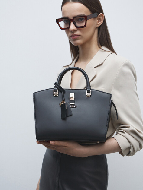 Женский тоут GUESS QUEENSLAND LUXURY SATCHEL, Артикул HWVG9655060, черный | 4713260. Ракурс 5