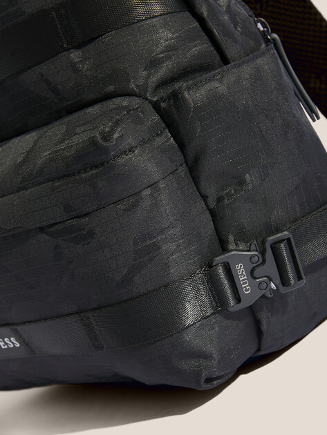 Мужской рюкзак GUESS ASTI ROUNDED BACKPACK, Артикул HMASNCP5375, черный | 4713625. Ракурс 2 Мужской рюкзак GUESS ASTI ROUNDED BACKPACK, Артикул HMASNCP5375, черный | 4713625. Ракурс 2